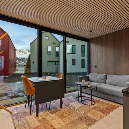 Rorbuleilighet I Idylliske Henningsvaer Exteriér fotografie