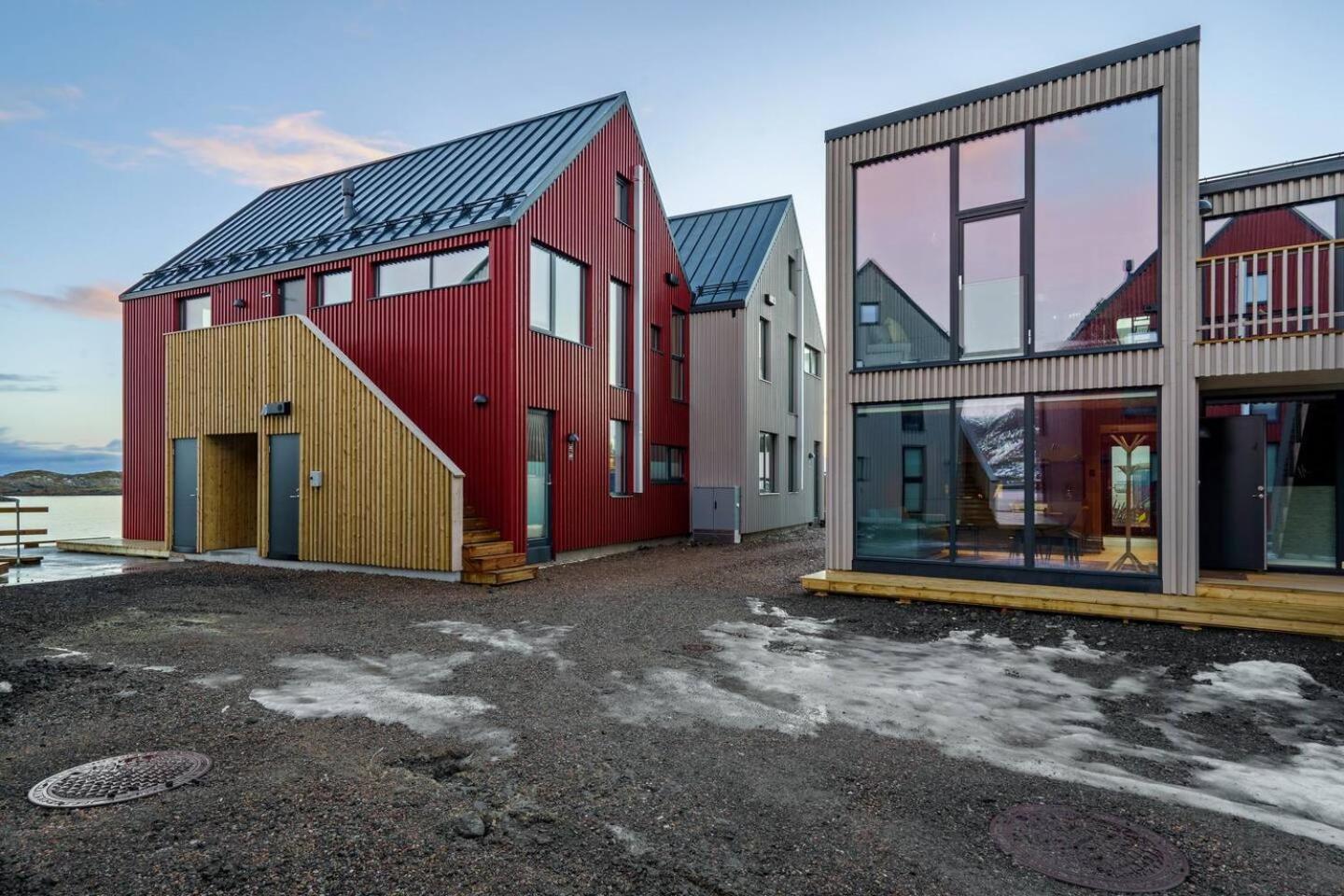 Rorbuleilighet I Idylliske Henningsvaer Exteriér fotografie