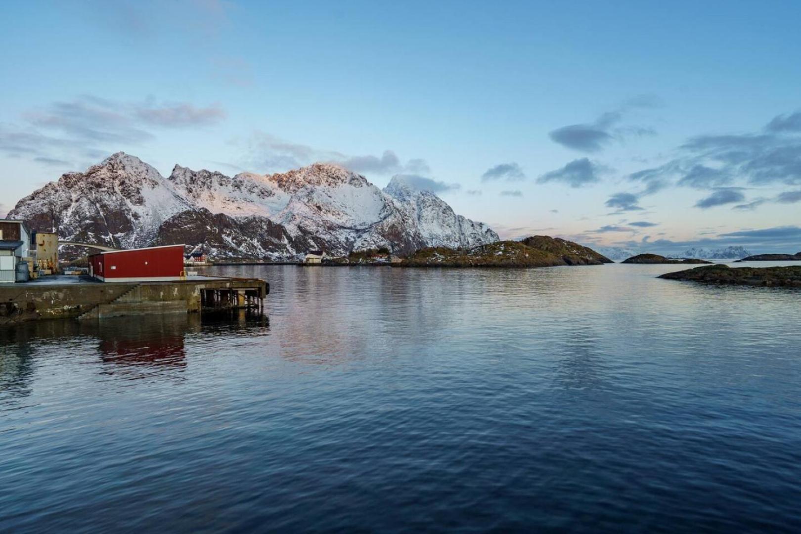 Rorbuleilighet I Idylliske Henningsvaer Exteriér fotografie