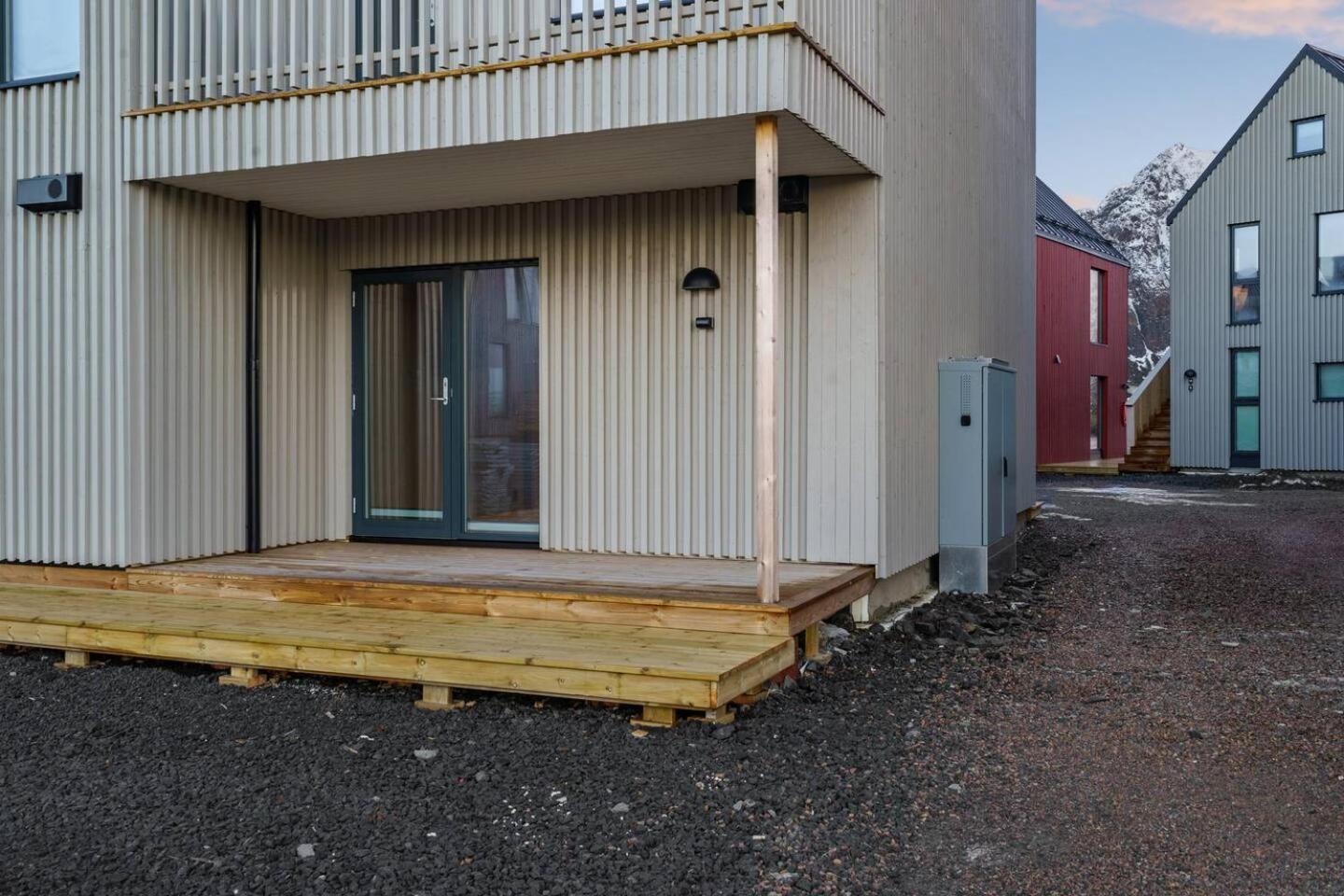 Rorbuleilighet I Idylliske Henningsvaer Exteriér fotografie